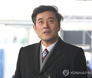 '오토바이 사고' 최민수, 오늘 수술.."갈비뼈 등 골절"