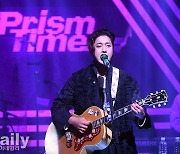 [TD포토] 김현중 '비대면 콘서트 프리즘 타임'