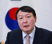 대선 공약 설명하는 윤석열 후보