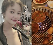 '둘째 임신' 황정음, ♥이영돈과 고기 먹방? 먹덧 폭발 "오늘도 냠냠"