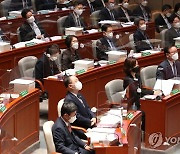 정은경 "AZ·얀센 남은 백신, 재외동포 많은 국가에 공여 검토"