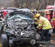 홍천서 통근버스와 승용차 충돌 사고