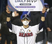 [PO] '데일리 MVP' 두산 강승호 "컨디션 120%, KT전도 좋은 성적 내겠다"