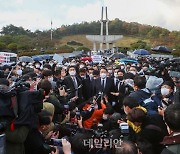 5.18민주묘지 찾아 사과하는 윤석열