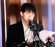 박유천, 연예 활동 '빨간불' 켜졌다..法, 활동 금지 가처분 인용