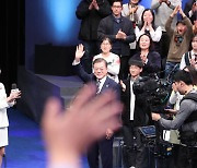 文대통령 21일 '국민과의 대화'..임기말 국정운영 동력 마련