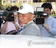 '오토바이 치고 뺑소니' 김흥국, 1심서 벌금 700만원