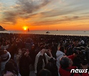 '위드코로나' 연말연시 해운대·광안리서 카운트다운·해돋이 행사