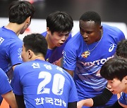 한국전력, OK금융그룹에 3-1 승리..V리그 남자부 선두 수성(종합)