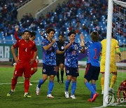 "축구협회 회장과 감독 아웃!"..일본 축구팬들, 베트남과의 졸전에 '분노'