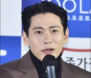 [MD포토] 유태오-강말금, '작년 영화계의 최고 히로인들'