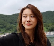 유인영, 개인 유튜브 '인영인영' 개설..민낯→수영복 대공개