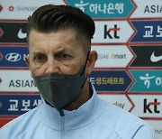 콜린 벨 여자 축구 대표팀 감독, 코로나 19 확진