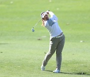 유해란, KLPGA 시즌 최종전 이틀 연속 선두 질주..박민지는 대상, 상금왕, 다승왕 3관왕 확정