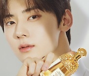 황민현, 겔랑 화보 B컷 공개.. 역시 피부 미남