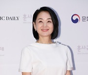 '결백' 배종옥, 춘사영화제 여우조연상 "녹슬지 않는 배우 되겠다"