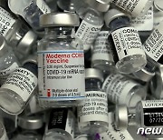 FDA "모든 성인 대상 화이자·모더나 부스터샷 접종 승인"