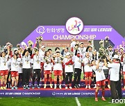 [WK포토] '우승트로피를 높게' 우승을 기뻐하는 인천현대제철 선수들