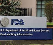 FDA, 모든 성인에 화이자·모더나 백신 부스터샷 허용