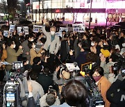 대전 번화가서 시민들 만난 이재명