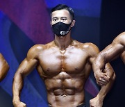 한국 최강몸짱 김효중, 환상의 IFBB 엘리트 프로 클래식 피지크 프로카드 [포토]