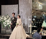 이특, 누나 박인영 손잡고 결혼식 입장.."동생이 나라서 좋겠다"
