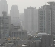 수도권·충청 첫 미세먼지 저감조치 1단계.."외부 활동 자제하세요"