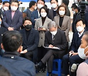 '석탄발전소 30기 밀집' 충남 찾은 이재명 "정의로운 에너지 전환 해야"