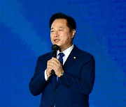 李 선대위 개편에 즉각 호응한 김두관 "공동선대위원장 사퇴"