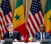 블링컨 미 국무 "미국은 아프리카에 빚부담 지우지 않고 투자"