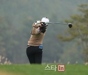 [포토]김수지 '강한 티샷으로 올라가자'