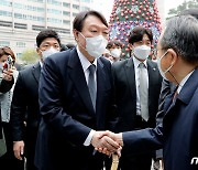 윤석열, 성경책 들고 주일예배 참석