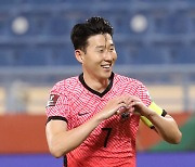 Korea moves up two spots to 33rd in FIFA rankings