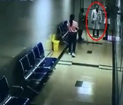 [여기는 중국] 병원도 못 믿어..엑스레이 촬영중 여대생 옷 벗게 한 의사 논란