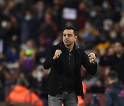 바르셀로나로 돌아온 사비, EPL 복귀한 제라드..새 팀 감독으로 나란히 승리