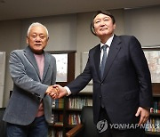 김한길 尹 지원에..與, '구시대' 프레임 씌우기 속 복잡한 속내