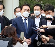 '직원 부정채용' 조용병 신한금융지주 회장 2심서 무죄(종합)