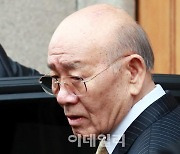 전두환 사망에 '與 호칭·野 조문' 오락가락