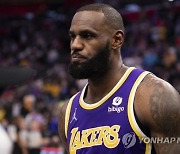 [NBA] 슈퍼스타 봐주기? 르브론 제임스, 솜방망이 징계 논란