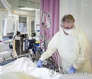 네덜란드, 확진자 급증해 병원부담 커지자 코로나 환자 독일로