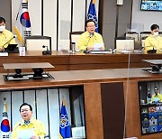 김 총리 "방역 심각..수도권 언제라도 비상계획 발동 검토할 상황"