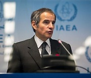 핵 협상 재개 앞두고 이란 방문한 IAEA 사무총장 "결론 못 내려"