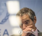핵 협상 재개 앞두고 이란 방문한 IAEA 사무총장 "결론 못 내려"