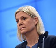 스웨덴 최초 여성 총리, 선출 7시간 만에 사임