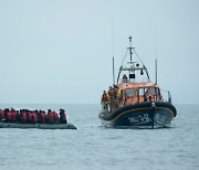 영·불 해협서 보트 침몰해 난민 최소 31명 숨져