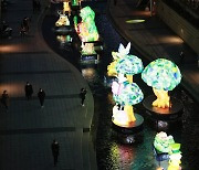 시선 사로잡는 서울빛초롱축제