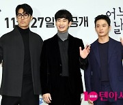 [TEN 포토] 차승원-김수현-김성규 '명품 연기자들의 인사'