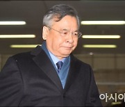 [속보] 檢, '50억 클럽' 의혹 박영수 전 특검 소환조사