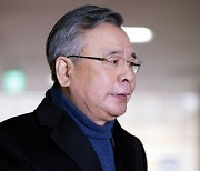 검찰, 대장동 '50억 클럽' 의혹 박영수 전 특검 소환 조사
