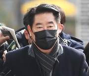 '대장동 40억 로비 의혹' 최윤길 전 성남시의장 경찰 출석